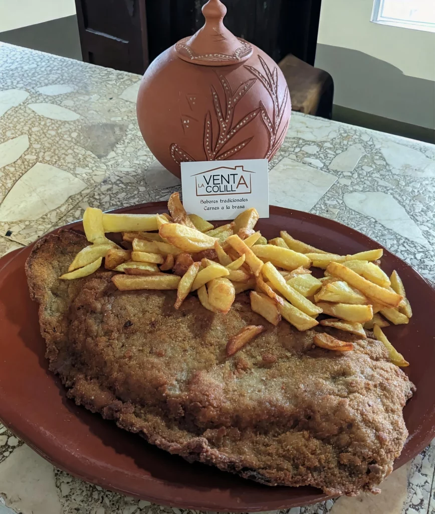 Cachopo XXL de ternera con jamón y queso en Venta La Colilla