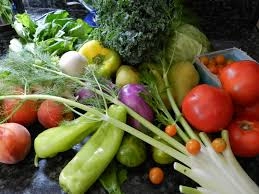 Selección de verduras frescas de la huerta de Ávila para la elaboración del cocido casero.
